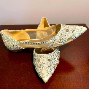 Badgley Mischka Pointed Toe Flat 6.5